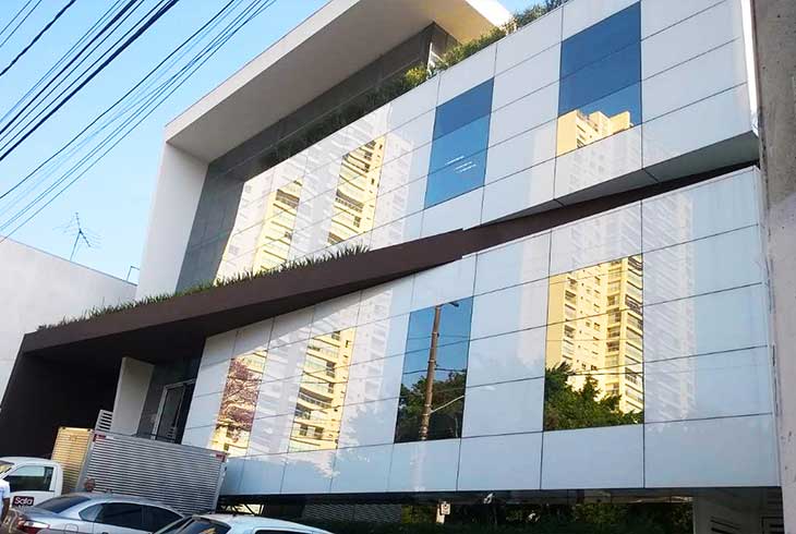 ACM com Núcleo de Polietileno